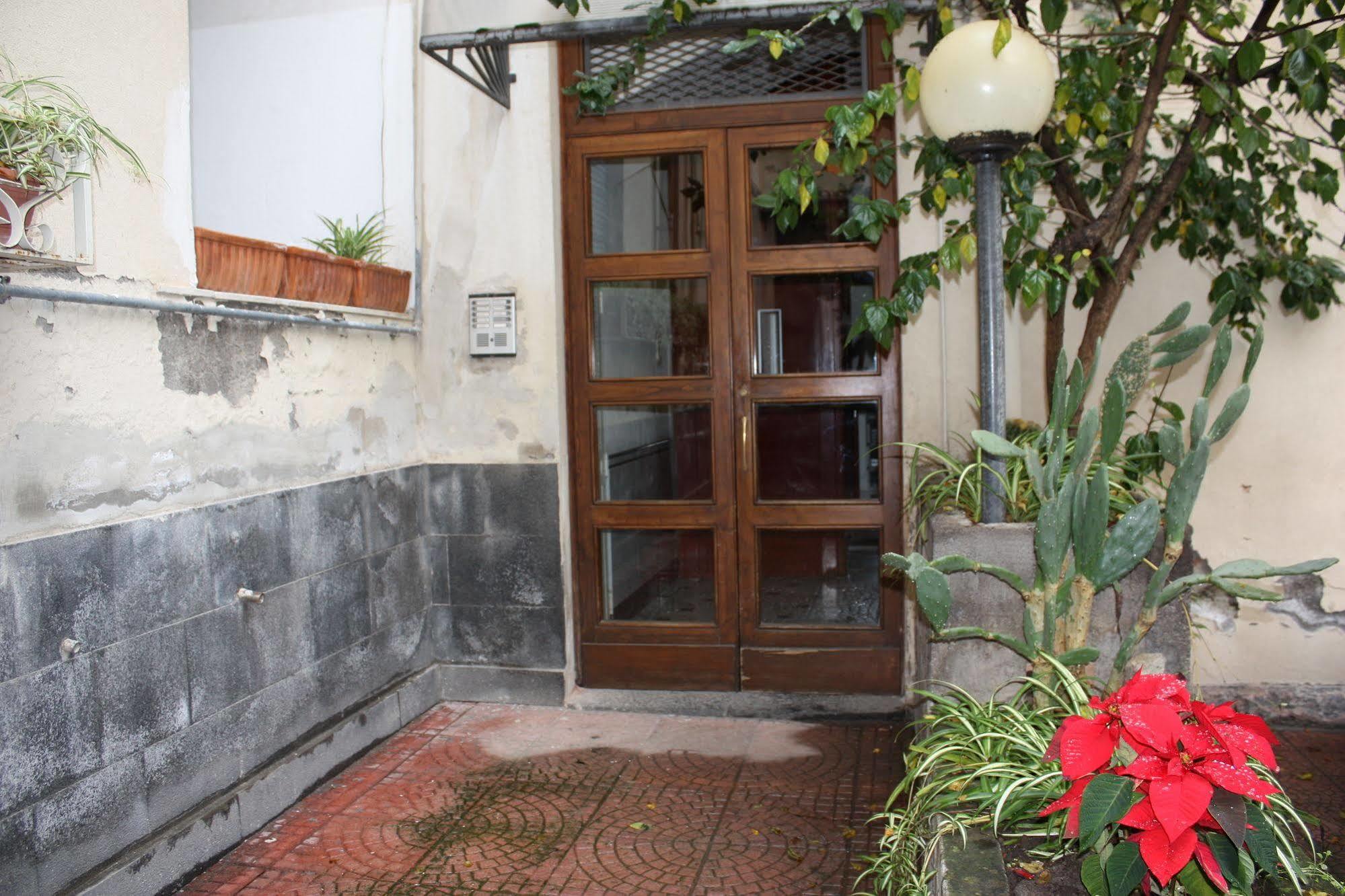 Tra L'Etna E Il Mare B&B Katanya Dış mekan fotoğraf