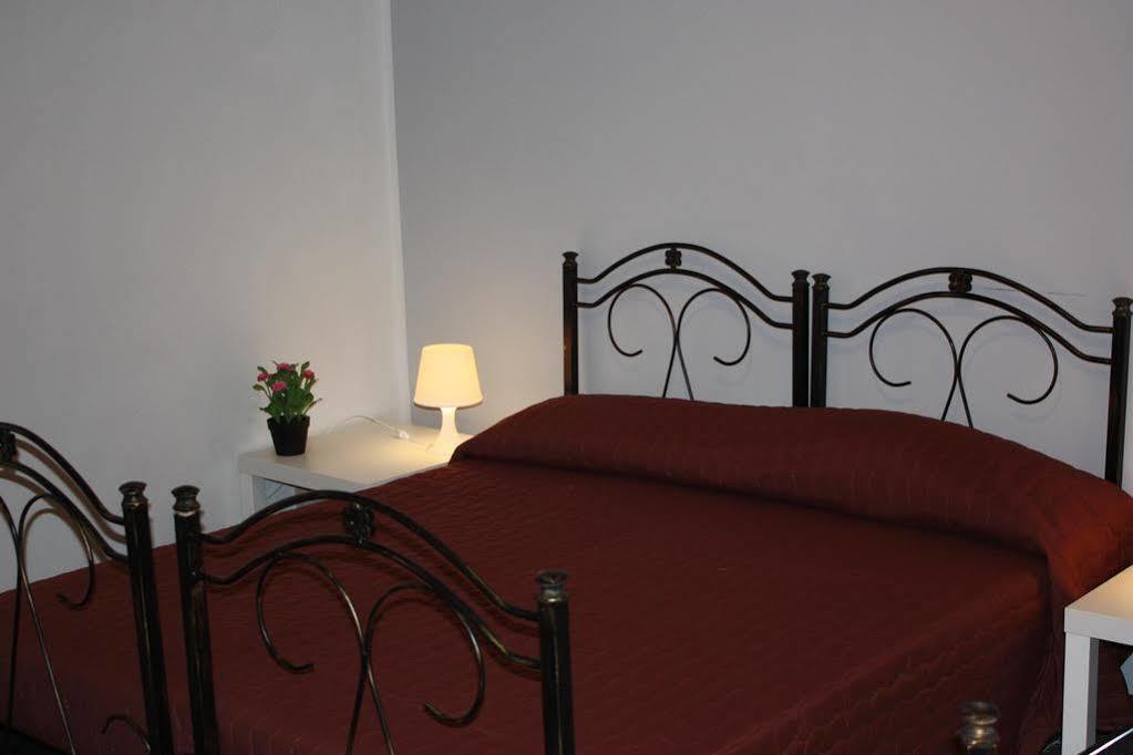 Tra L'Etna E Il Mare B&B Katanya Dış mekan fotoğraf